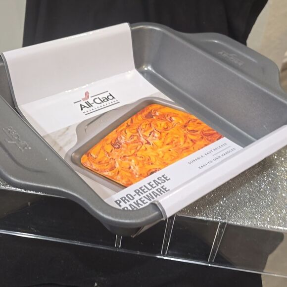 All-Clad Pro-Release Bakeware Square Cake Pan - Picture 7 of 9